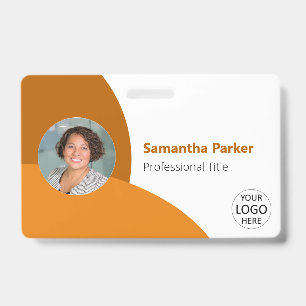 Badge employé orange personnalisé avec photo, logo