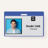 Badge Employé personnalisé avec photo, code barre, logo, (Devant)