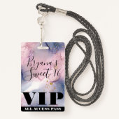 Badge Ethereal Périwinkle rose Or encre Imaginaire VIP (Derrière avec lanière)