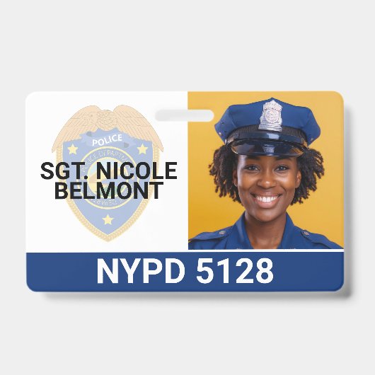 Badge Femme Policier Souriant (Avant)