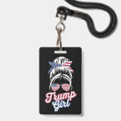 Badge Fille Trump Chignon Décoiffé Vintage Drapeau Améri (Avant avec lanière)