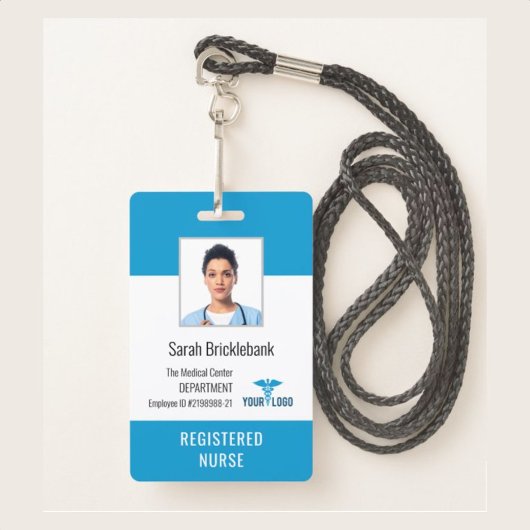 Badge ID photo de l'infirmière du centre Médicale