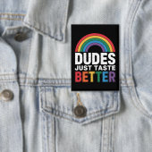 Badge Les mecs Goûtent Mieux Gay pride Drôle LGBTQ Cadea (Insitu)