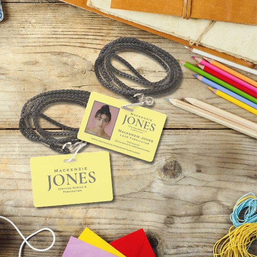 Badge Logo de marque personnelle Employé moderne jaune g