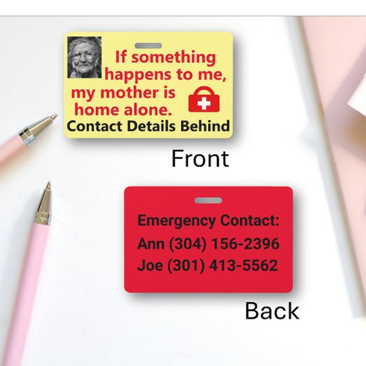 Badge Ma mère est seule à la maison