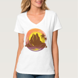 Badge met tropische vulkaan landschap en palmbomen t-shirt