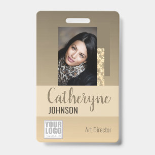 Badge Modèle de photo d'identité avec code-barres et log