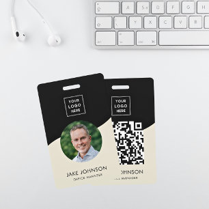Badge Moderne Minimal Beige Personnel Employé Code QR Ba