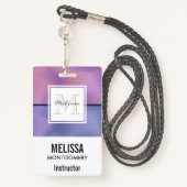 Badge Monogramme Abstrait moderne violet et rose (Derrière avec lanière)