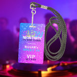Badge Neon brillant VIP accès Sweet 16 anniversaire invi<br><div class="desc">Un néon tendance brille dans le bleu foncé néo-bleu vif coloré Sweet sixteen fête invitation avec badge d'accès passe VIP.</div>