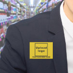 Badge Nom commercial et logo sur le bouton Rectangle jau<br><div class="desc">Bouton rectangle jaune que vous pouvez customiser en tapant votre nom d'entreprise et en téléchargeant votre logo d'entreprise. Customisez-le et utilisez-le comme un accessoire uniforme pour annoncer votre entreprise ou pour promouvoir votre marque auprès de clients ou de clients. Accessoire personnalisable que vous pouvez utiliser comme matériel marketing pour développer...</div>
