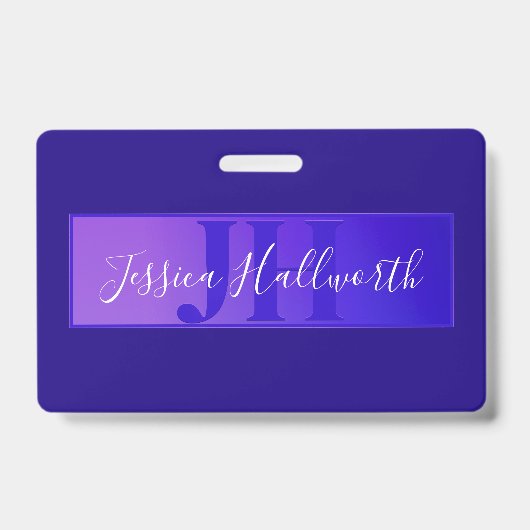 Badge Nom de script élégant moderne et monogramme violet (Avant)