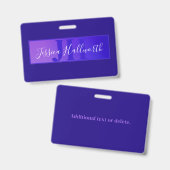 Badge Nom de script élégant moderne et monogramme violet (Avant & arrière)