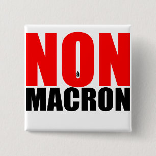 Badge NON À MACRON