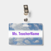 Badge Nuages blancs/gris et ciel bleu + nom de l'enseign (Arrière avec clip)