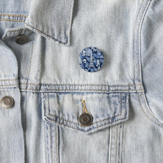 Badge Paris Tour Eiffel en toile bleue (En situation)