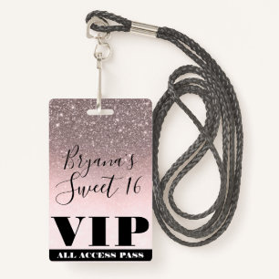 Badge Parties scintillant en argent rose pâle Glam Sweet