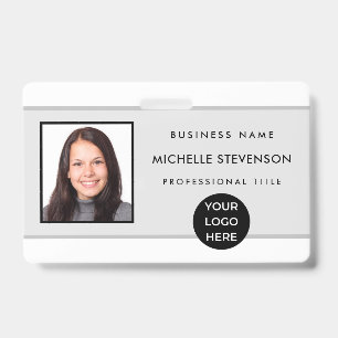 Badge personnalisé avec photo, logo, code-barres e