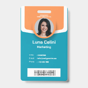 Badge personnalisé avec photo, logo, nom et code-b