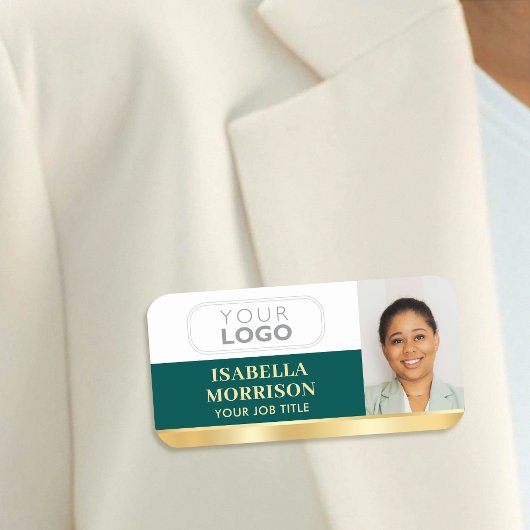Badge personnalisé pour employés avec aimant ou ép