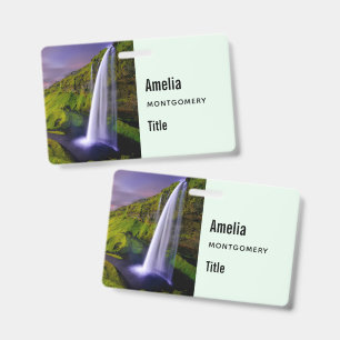 Badge Photo de cascade islandaise verte et naturelle