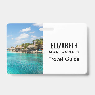 Badge Plage tropicale pittoresque avec des huttes de cha