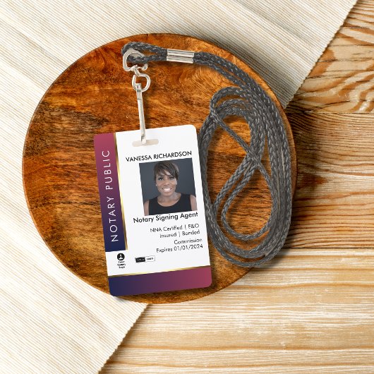 Badge Professionnel Rouge & Bleu Ajouter un logo Notaire