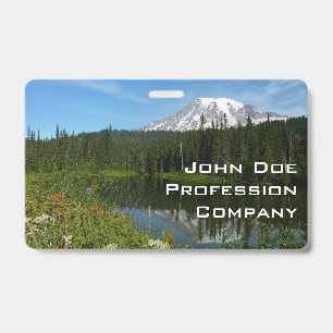 Badge Reflet du lac du mont Rainier avec des fleurs sauv
