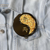 Badge Rond 10 Cm Année du Cheval de Feu (En situation)