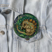 Badge Rond 10 Cm Art Dinosaure Stegosaurus (En situation)