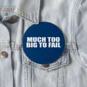 BADGE ROND 10 CM BEAUCOUP TROP GRAND POUR FAIRE ÉCHEC (En situation)