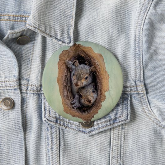 Badge Rond 10 Cm Bébé écureuils gris Noël (En situation)