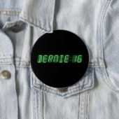 Badge Rond 10 Cm Bernie Sanders Time (En situation)