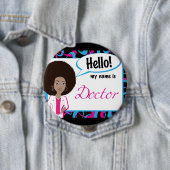 Badge Rond 10 Cm Bonjour étiquette nommée - Dr. Afro (En situation)