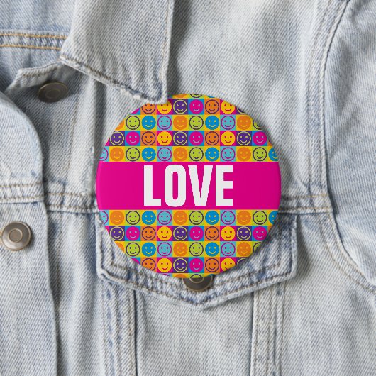 Badge Rond 10 Cm Bouton de la diversité LGBT d'AMOUR (En situation)