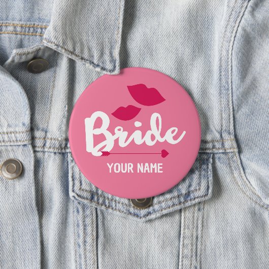 Badge Rond 10 Cm Bouton de mariée Baisers roses chauds (En situation)