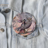 Badge Rond 10 Cm Bouton Fairy and Owl d'automne (En situation)