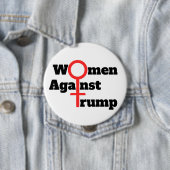 Badge Rond 10 Cm Bouton Femmes contre Trump (En situation)