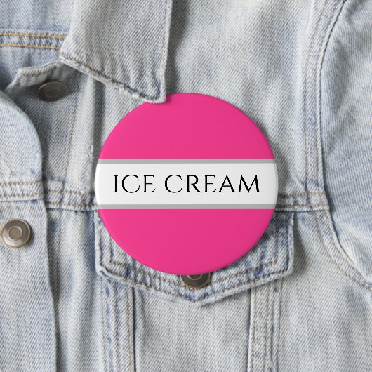 Badge Rond 10 Cm Bouton Fun Fraise GLACE CRÈME Rose Blancs Bouton (En situation)
