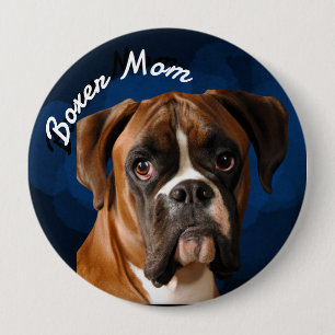 Badge Rond 10 Cm Boxer Maman avec Bouton arrière - plan bleu