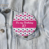 Badge Rond 10 Cm C’est mon anniversaire d’anniversaire personnalisé (En situation)