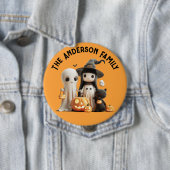 Badge Rond 10 Cm Cartoon mignon sorcier fantôme Citrouilles famille (En situation)