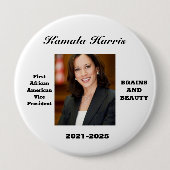 BADGE ROND 10 CM CELEBRATE KAMALA HARRIS (Devant)