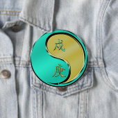 Badge Rond 10 Cm Chien de Métal (En situation)