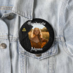 Badge Rond 10 Cm Class of 2026 Black Tassel Dignified Graduation<br><div class="desc">Elegant, dignified classical black designer grad pinback button badge pin with photo is ideal for college, university, trade school, high school or any level graduate. Traditional, formal yet simple design features gold charm on the dangling mortarboard tassel in luxurious gold metal effect. Stylish classic swirls in the background add the...</div>