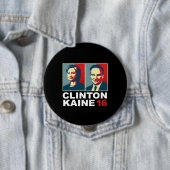 Badge Rond 10 Cm Clinton Kaine 16 - Posterized -- (En situation)