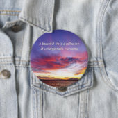 Badge Rond 10 Cm Coucher de soleil à couper le souffle sur la mer (En situation)