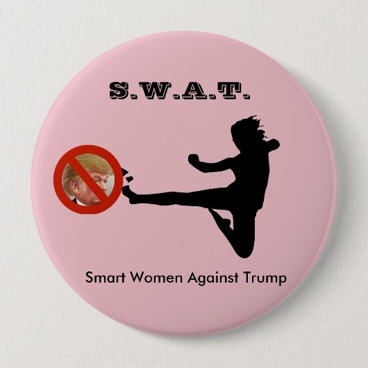 Badge Rond 10 Cm COUP : Femmes futées contre l'atout (Devant)