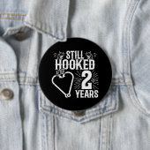Badge Rond 10 Cm Couples mariés 2 ans (En situation)