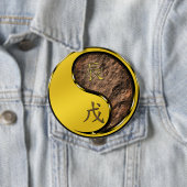 Badge Rond 10 Cm Dragon de Terre (En situation)